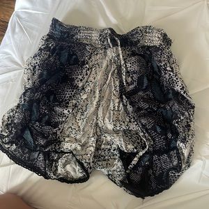 Super cute drawstring shorts